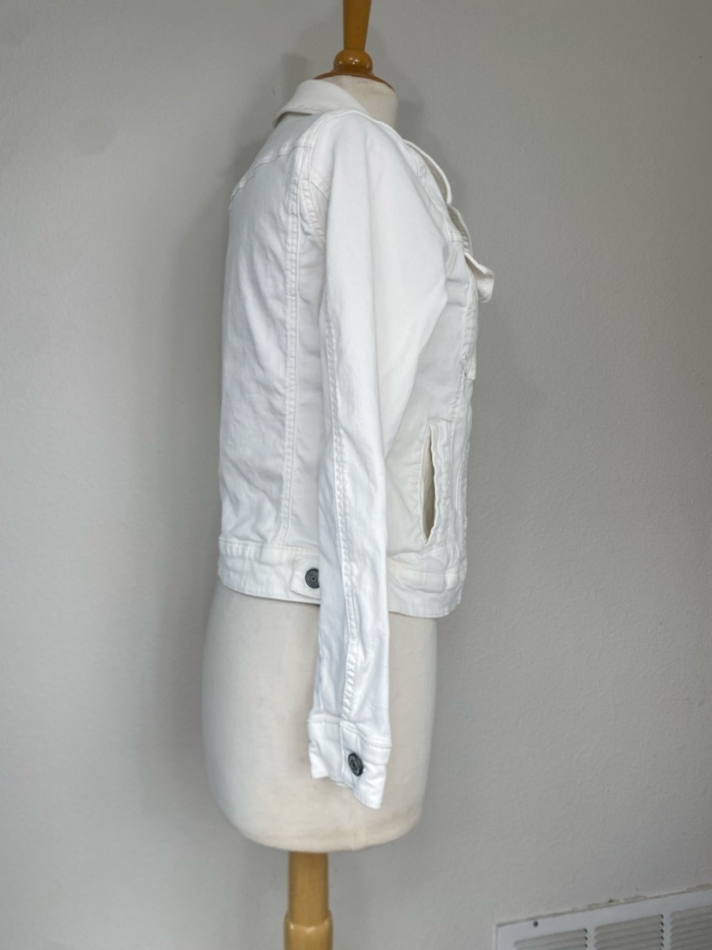 Prosperity Women's White Stretch Denim Jacket Size Small Coastal Cowgirl Casual - Picture 4 of 16